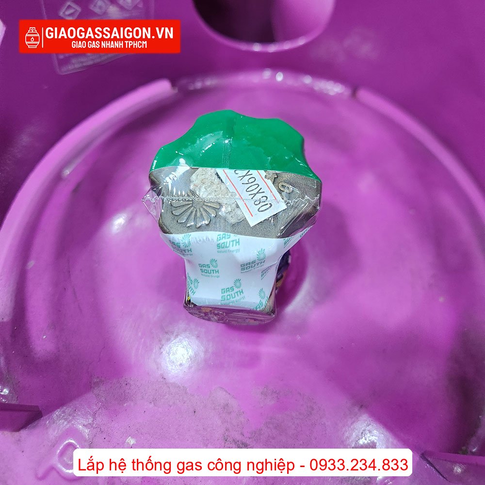 Bình gas công nghiệp 45kg chính hãng có tem niêm phong chống giả Bình gas công nghiệp 45kg chính hãng có tem niêm phong chống giả