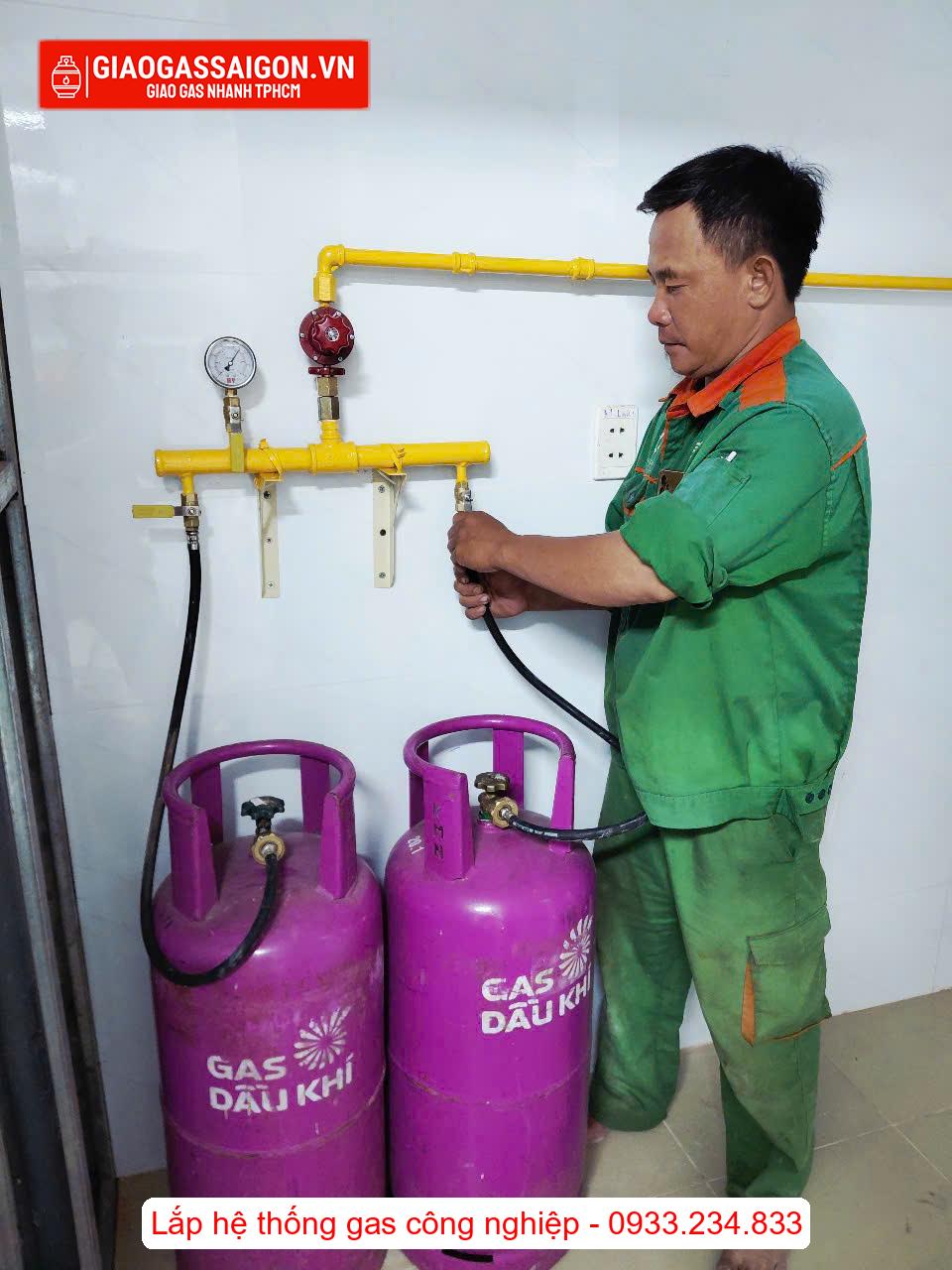 Bình gas dầu khí 45kg màu hồng 5 Bình gas dầu khí 45kg màu hồng được sử dụng trong hệ thống gas công nghiệp nhà hàng