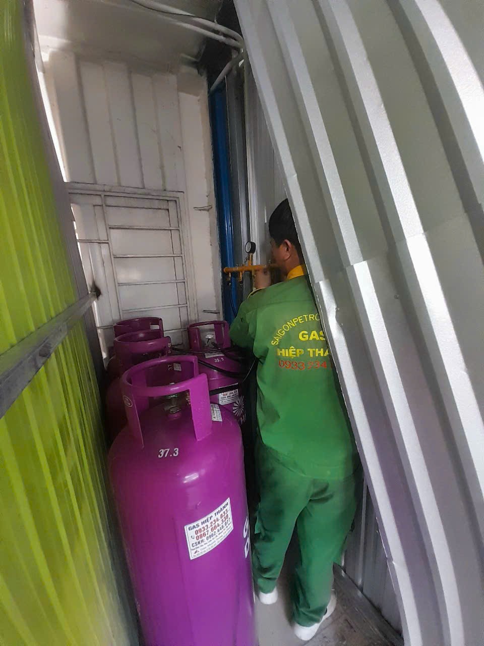 Dự án lắp hệ thống gas công nghiệp nhà hàng CHAO ƠI, Quận 12, TPHCM 1 Kho gas thuộc hệ thống gas công nghiệp của nhà hàng CHAO ƠI NƯỚNG